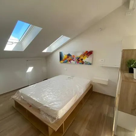 Deliziosa Mansarda Con Vista Panoramica Cuneo
